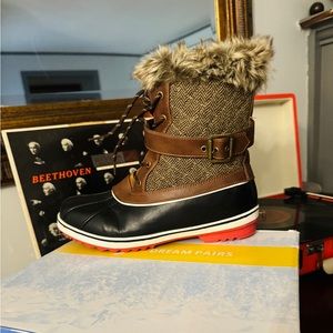 Dream Pairs Snow Boots BRAND NEW BOX INCLUDED